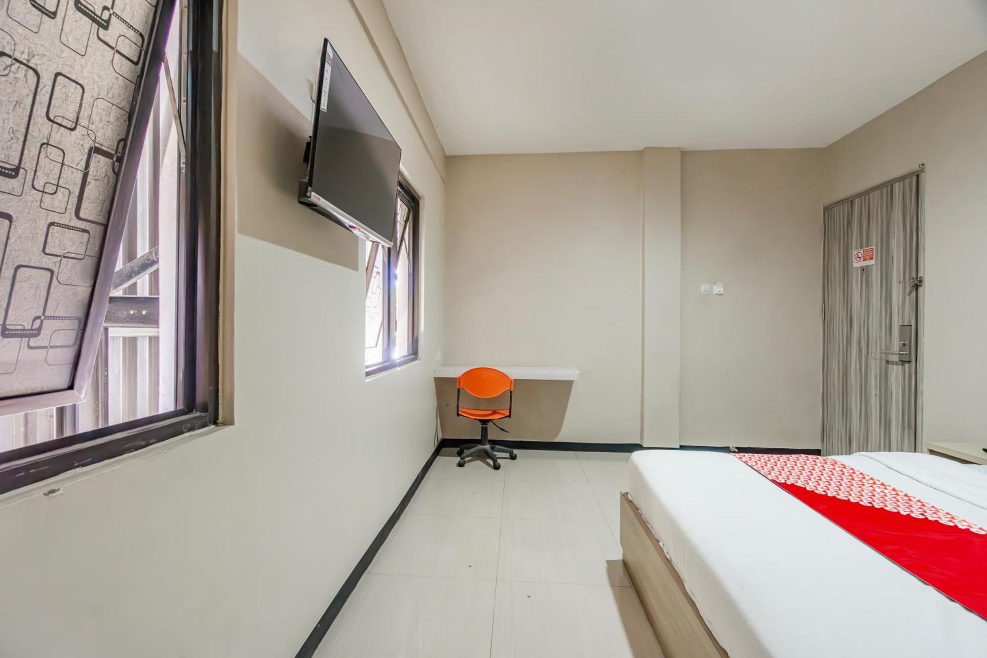 Ace Business Hotel Galaxy Surabaya Esterno foto