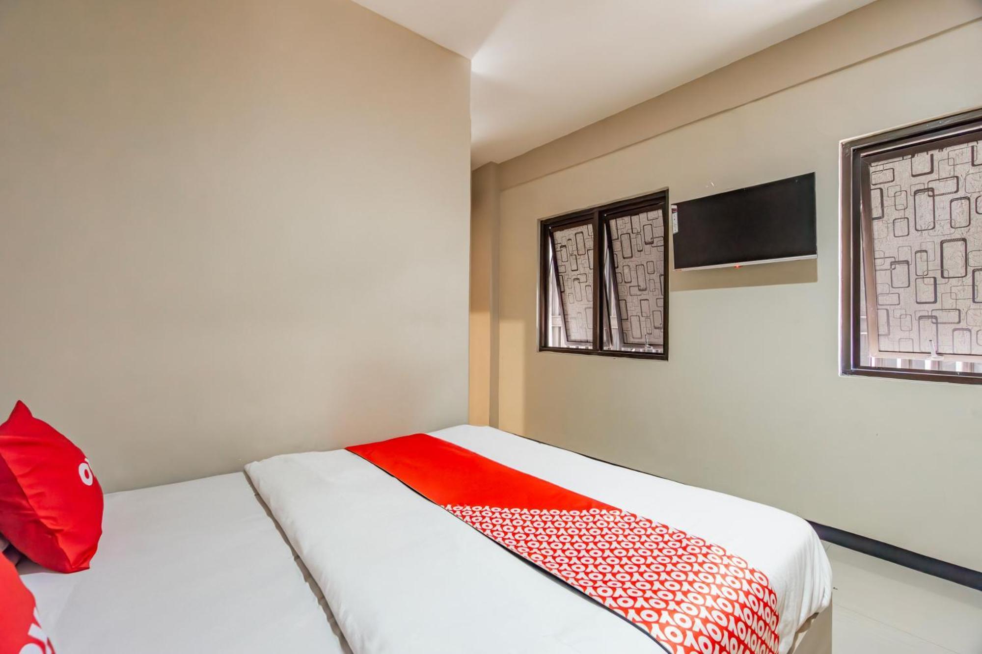 Ace Business Hotel Galaxy Surabaya Esterno foto