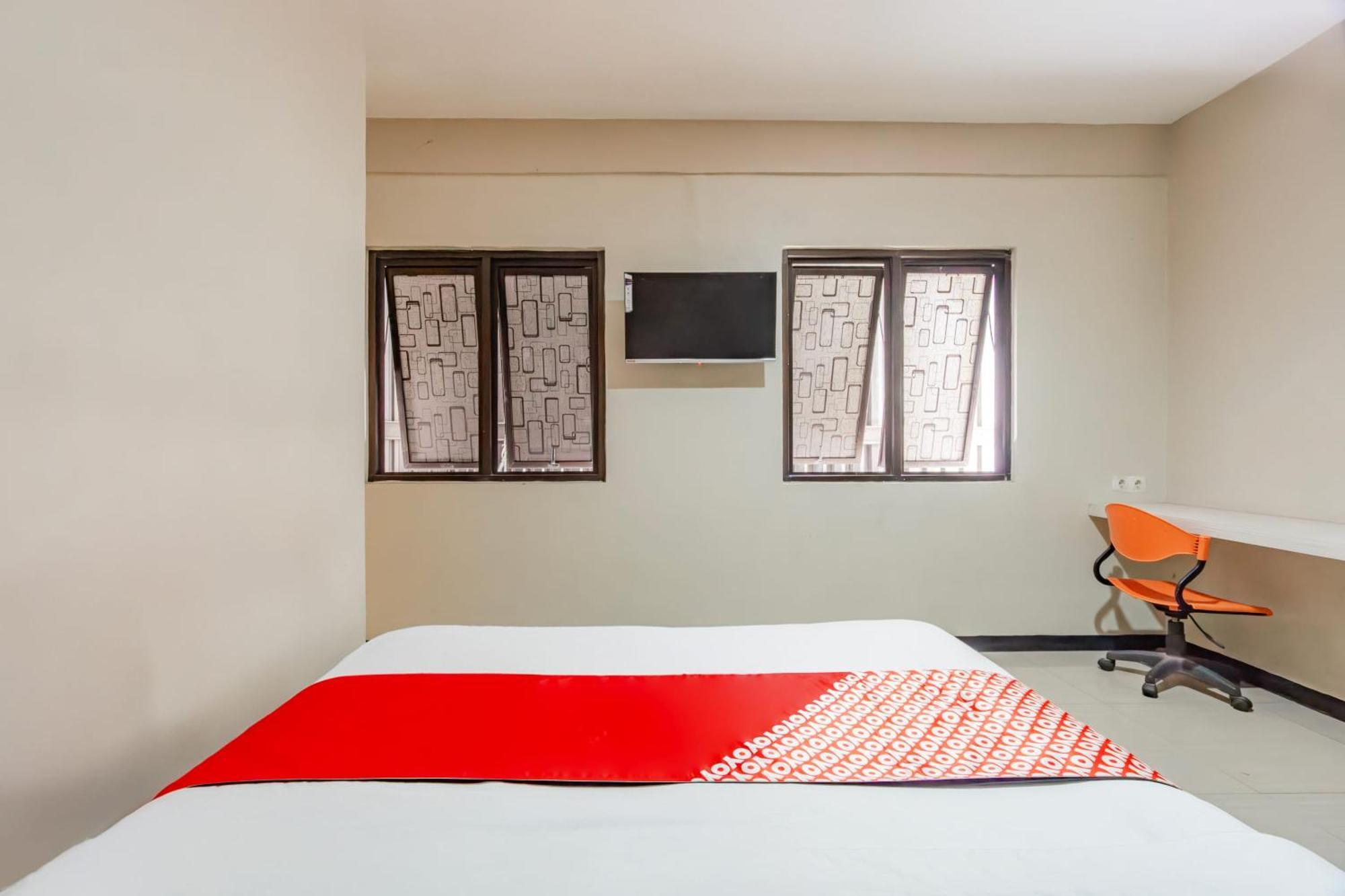 Ace Business Hotel Galaxy Surabaya Esterno foto