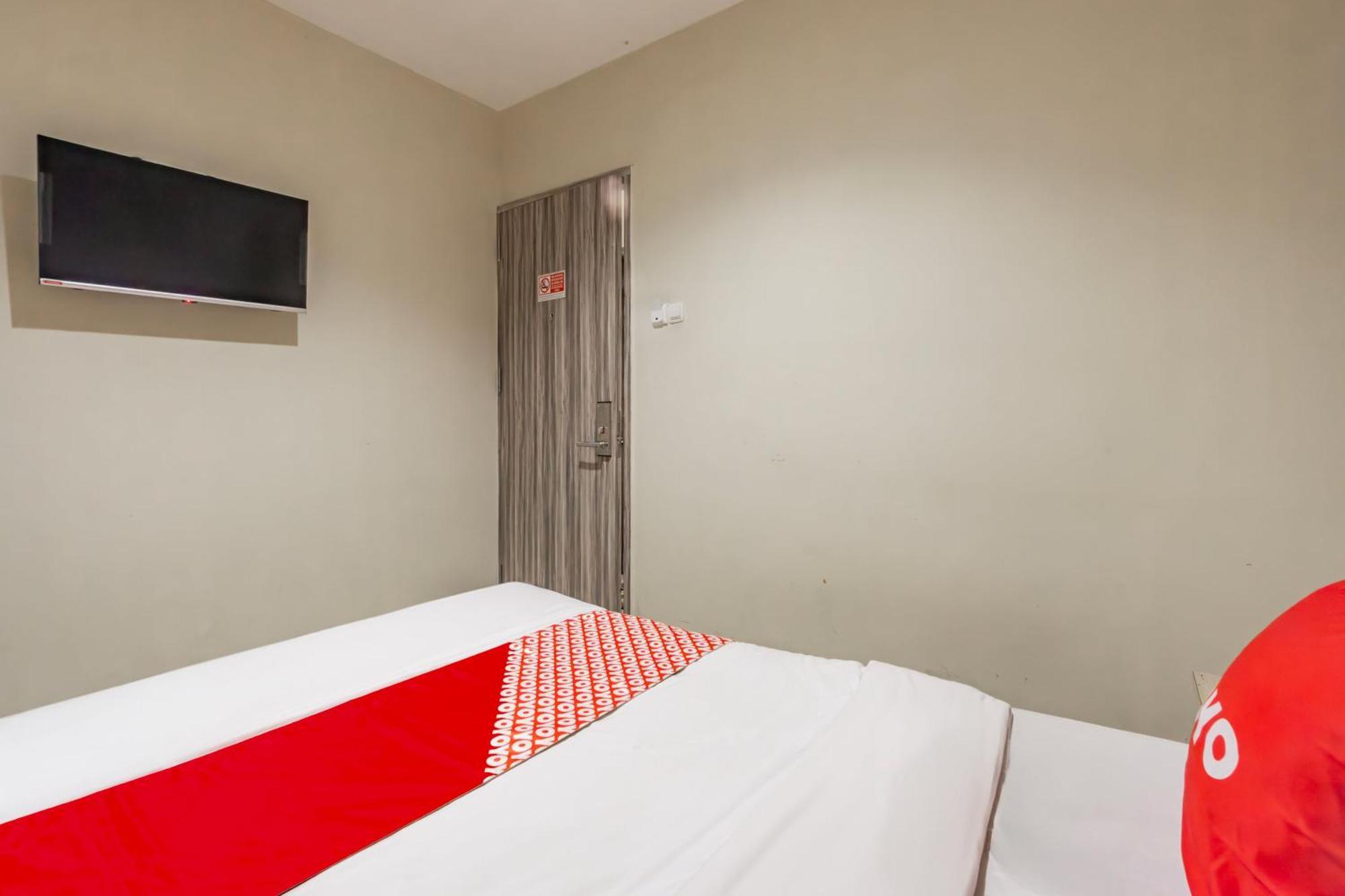 Ace Business Hotel Galaxy Surabaya Esterno foto