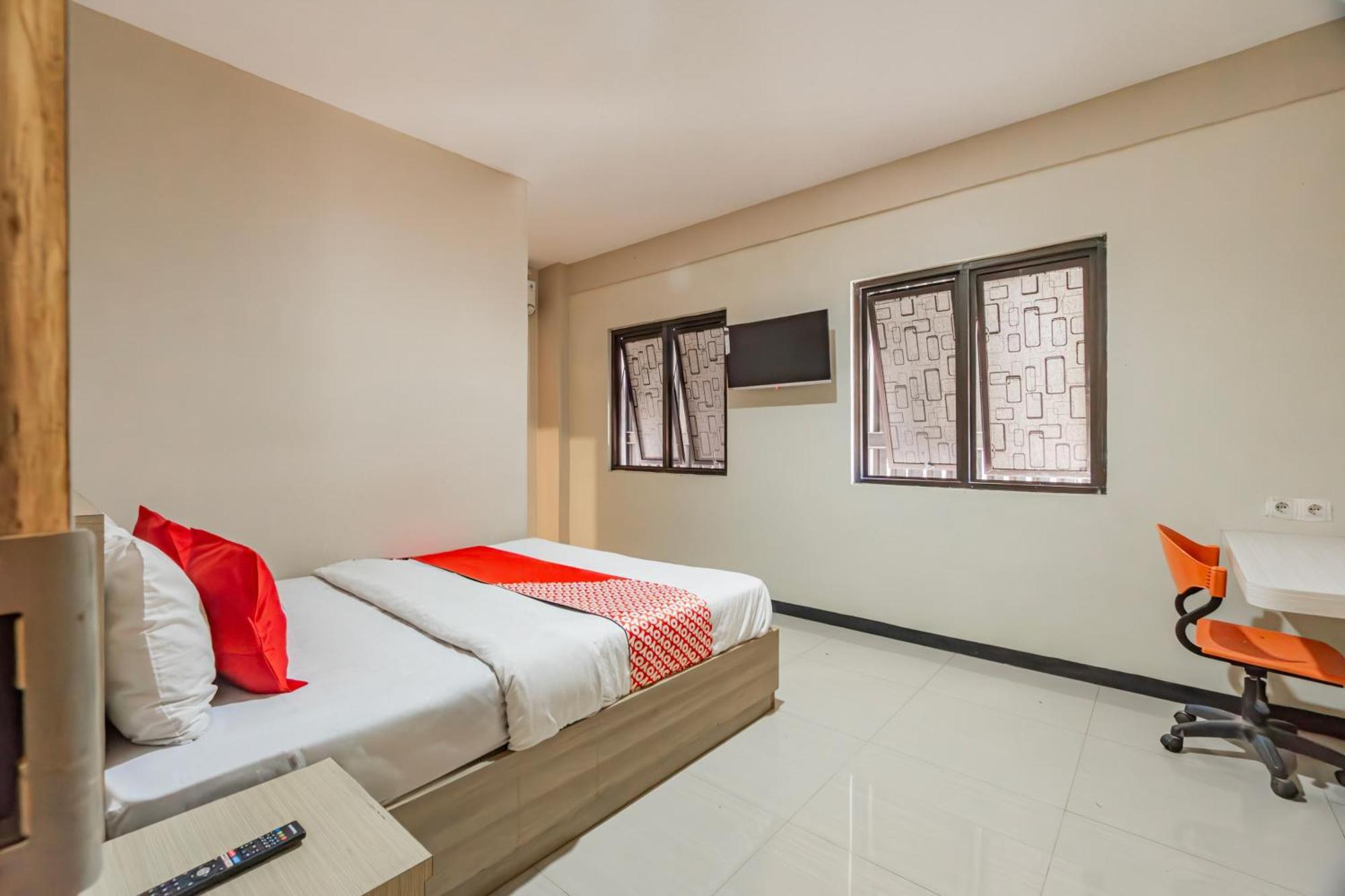 Ace Business Hotel Galaxy Surabaya Esterno foto